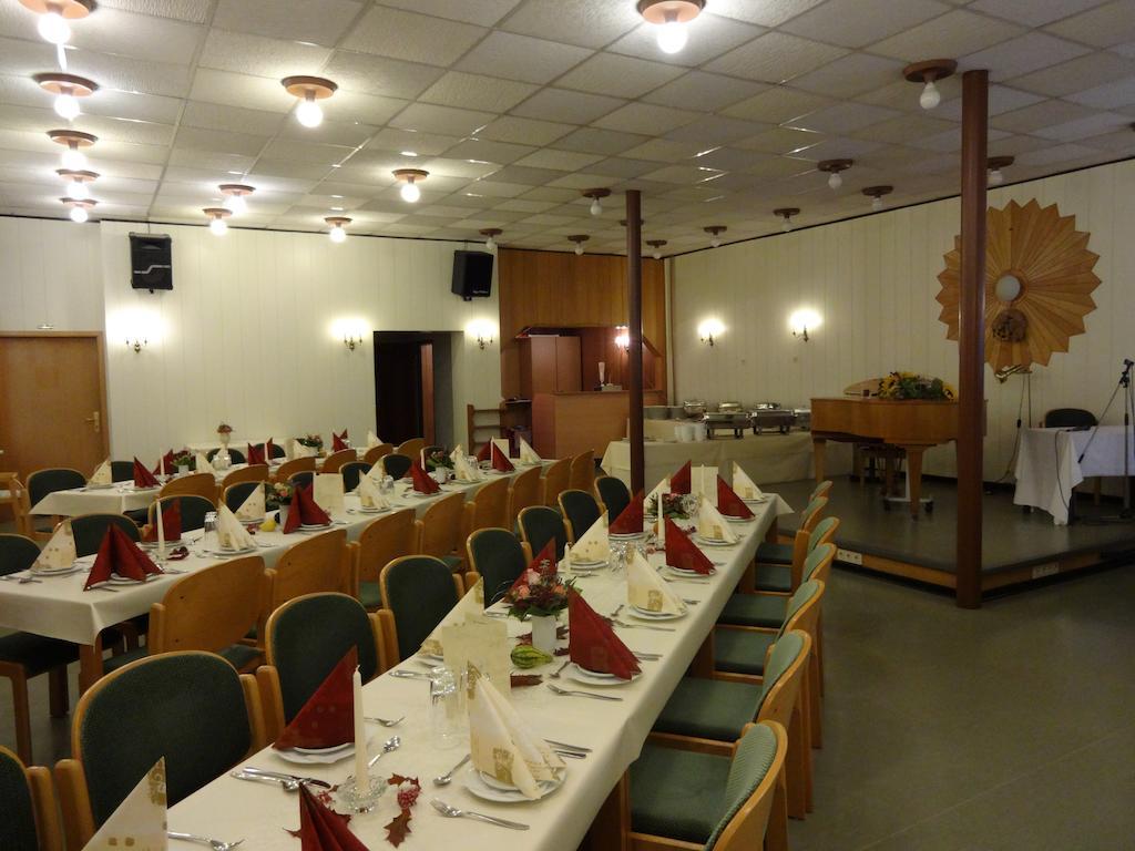 Landhotel & Gasthaus Altenburg Niedenstein エクステリア 写真