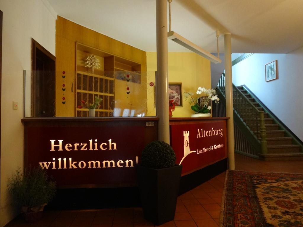Landhotel & Gasthaus Altenburg Niedenstein エクステリア 写真