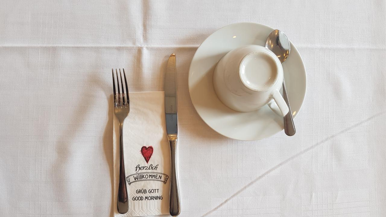 Landhotel & Gasthaus Altenburg Niedenstein エクステリア 写真