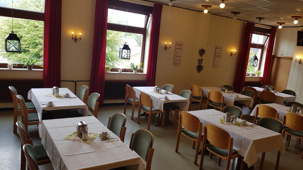 Landhotel & Gasthaus Altenburg Niedenstein エクステリア 写真