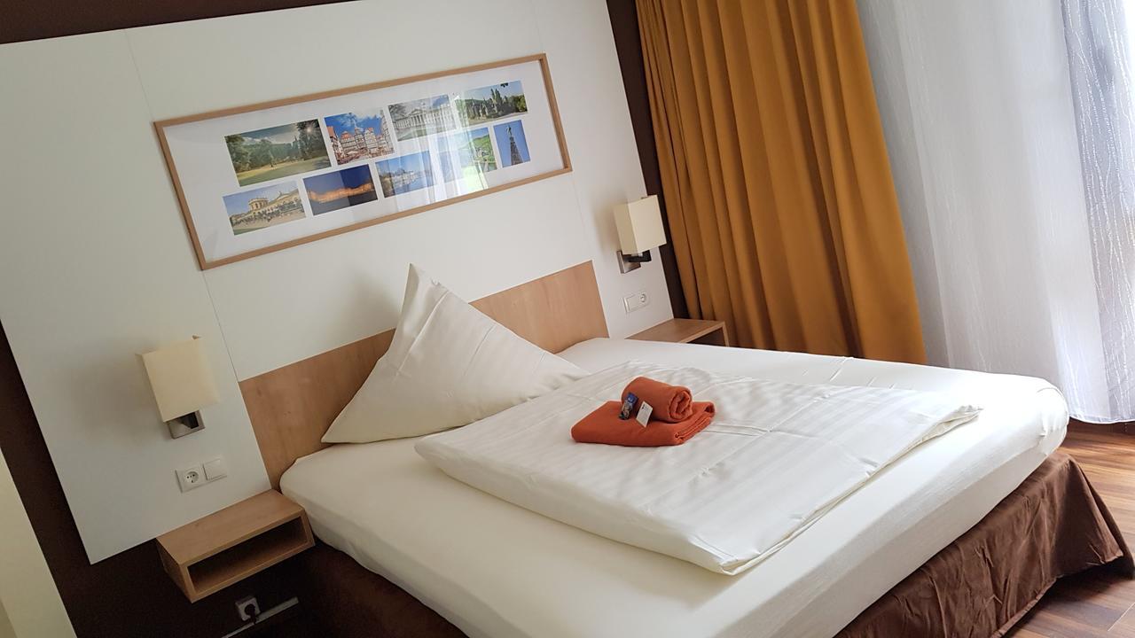 Landhotel & Gasthaus Altenburg Niedenstein エクステリア 写真