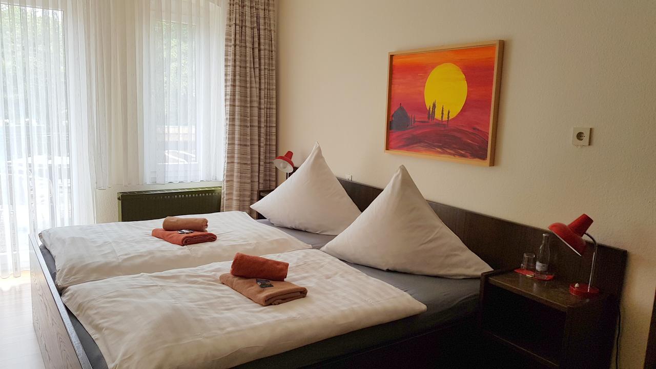 Landhotel & Gasthaus Altenburg Niedenstein エクステリア 写真