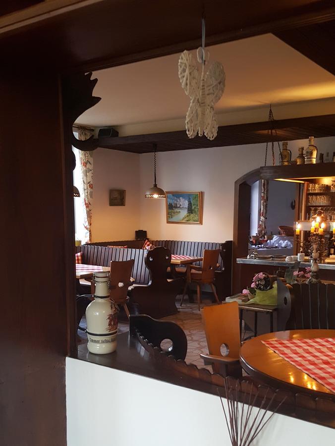 Landhotel & Gasthaus Altenburg Niedenstein エクステリア 写真